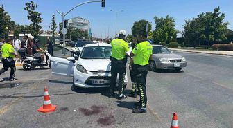 Balıkesir'de otomobil motosiklete çarptı: 1 yaralı