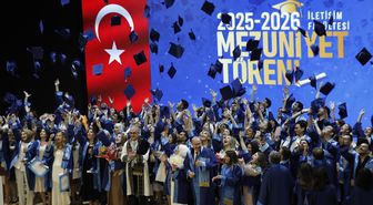 Bandırma Onyedi Eylül Üniversitesi İletişim Fakültesinde mezuniyet töreni yapıldı