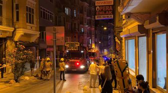 Beyoğlu'nda bodrum katında duvar çöktü; 5 katlı bina tahliye edildi
