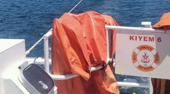 Bodrum'da makine arızası nedeniyle sürüklenen tekne kurtarıldı