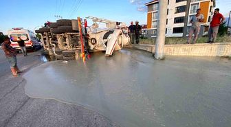 Bolu'da beton mikseri devrildi: 1 yaralı