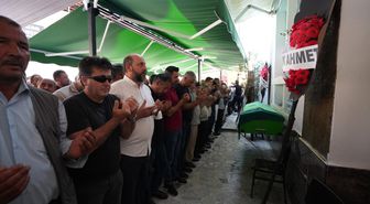 Cesedi Kızılırmak Nehri'ne düşen otomobilde bulunan 2 çocuk annesi toprağa verildi - haberler.com