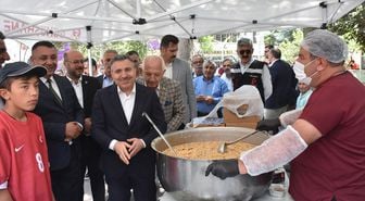 Gümüşhane'de aşure ikram edildi