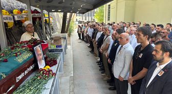 İzmir Sağlık Müdürlüğü Halk Sağlığı Hizmetleri Başkan Yardımcısı Bayrakcı, son yolculuğuna uğurlandı