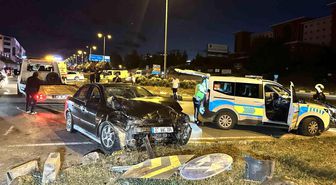 Kastamonu'da iki otomobil çarpıştı: 4 yaralı