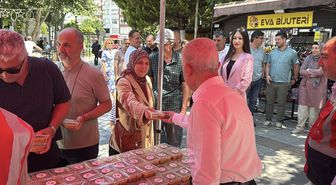 Kırklareli'nde vatandaşlara aşure ikram edildi