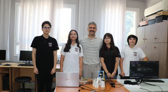 İzmirli Fen Lisesi öğrencileri atık malzemelerle sıfır maliyetli akıllı mikroskop geliştirdi