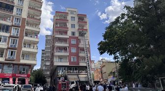 Siirt'te evde çıkan yangında dumandan etkilenen 3 kişi hastaneye kaldırıldı