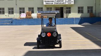 Siverek'te Meslek Lisesi Öğrencilerinden Güneş Enerjili Araç