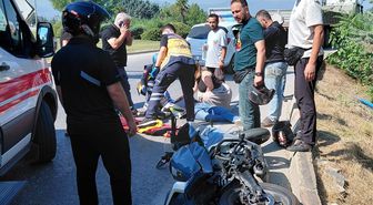 İnegöl'de TIR motosikleti altına aldı: 1 ağır yaralı