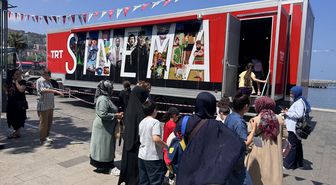 TRT Mobil Sinema Tırı Zonguldak'ta çocuklarla buluştu