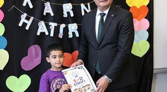 Adana ve çevre illerde öğrenciler karnelerini aldı