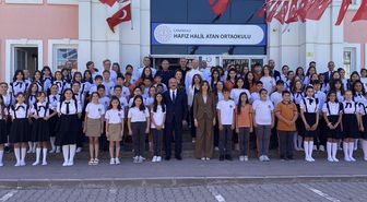 Bursa ve çevre illerde öğrenciler karnelerini aldı