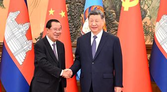 Çin Cumhurbaşkanı Xi, Kamboçya Senato Başkanı Hun Sen ile Görüştü