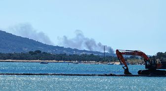Ayvalık'ta Cunda Adası'nda çıkan yangın kontrol altına alındı