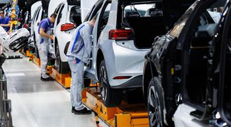 Otomotiv devi 4 fabrikasını kapatıyor! On binlerce kişi işsiz kalacak