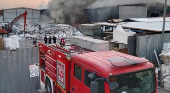 Eskişehir'de geri dönüşüm tesisinde çıkan yangın söndürüldü