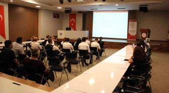 Fethi Sekin Şehir Hastanesi personeline temizlik ve enfeksiyon kontrolü eğitimi