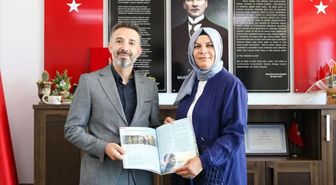 Finikeli öğretmenin yazısı ÖğretmenİZ Dergisi'nde yayımlandı
