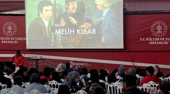Gezen Sinema Tırı Hafik'te Vatandaşlarla Buluştu