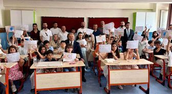 Hakkari'de 69 bin 17 öğrenci karne sevinci yaşadı