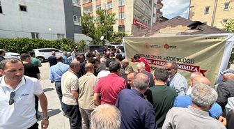 Hakkari'de vatandaşlara aşure ikram edildi