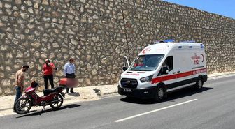 Kontrolden çıkan motosiklet devrildi: 1 yaralı