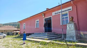 Ilgın’da tek öğrencili okulda karne sevinci
