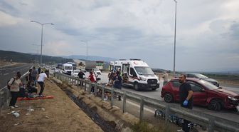 Lastiği patlayan otomobil, yolcu otobüsüne çarptı: 9 yaralı