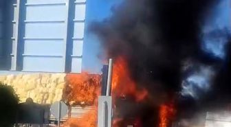 Malatya'da saman yüklü tır alev alev yandı