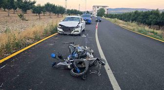 Otomobil ile motosiklet çarpıştı: 4 yaralı