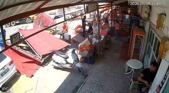 Serik'te hortum paniği: Üzerine tente devrilen vatandaşın yardımına çevredekiler yetişti