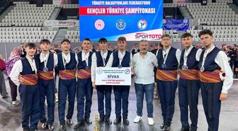 Sivas Halk Oyunları ekibi Türkiye şampiyonu oldu