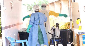 Suudi Arabistan, Ebola Salgını Nedeniyle 3 Afrika Ülkesine Seyahatleri Yasakladı