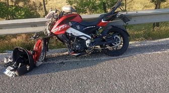 Uşak'ta motosiklet kamyona arkadan çarptı: 1 ölü