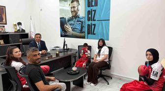 Başarılı sporculardan Beylikova Gençlik ve Spor İlçe Müdürü Gülmez'e ziyaret