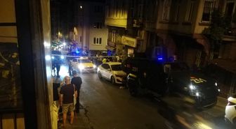 Beyoğlu'nda patlayıcı bırakılan sokaktaki bina, araç ve iş yerlerinde hasar oluştu