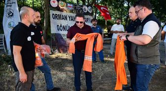 Biga'da orman gönüllülerine kıyafet teslimi yapıldı