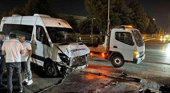 Bursa'da servis minibüsü refüje çıktı: 1 yaralı