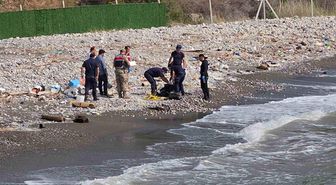 Hatay'da sahilde kimliği belirsiz erkek cesedi bulundu