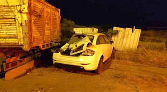 Kamyonla çarpışan otomobilin sürücüsü yaralandı