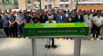 Niğde'de havai fişek fabrikasındaki patlamada ölen işçinin cenazesi defnedildi