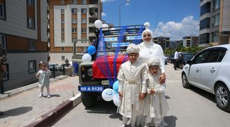 Şehit polisin oğullarına polis konvoylu sünnet düğünü