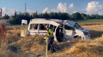 Silivri'de servis minibüsü devrildi; ölü ve yaralılar var