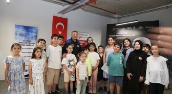 Türkiye'nin İlk Astronotu Alper Gezeravcı, İstanbul Medeniyet Üniversitesi'nde Öğrencilerle Buluştu