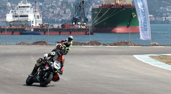Türkiye Süpermoto ve Motomini Şampiyonası'nın 3. ayak yarışları Kocaeli'de sürüyor