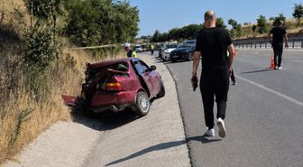 Balıkesir'de süt tankerinin çarptığı otomobilin sürücüsü öldü, eşi ve çocuğu yaralandı