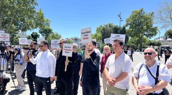 Beyazıt Meydanı'nda kruvaziyer gemisi protesto edildi