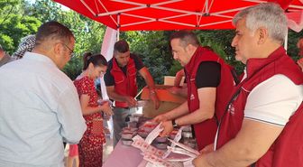 Diyarbakır'da aşure ikramı