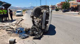 Kahramanmaraş'ta otomobil devrildi: Sürücü yaralandı